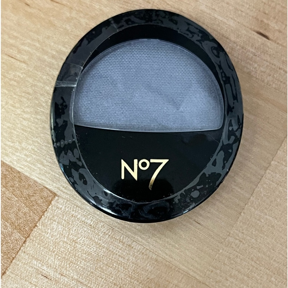 No7 Stay Perfect Eye Shadow -#30 Silver Lining